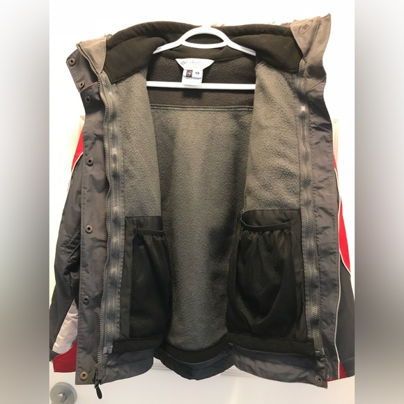 Columbia Womens Winter Jacket - Medium. GUC. Red + Grey. - Picture 6 of 7